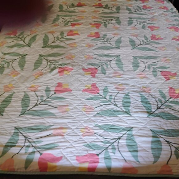 Tulip Motif Vintage Full Size Spread / Cutter Material - Picture 3 of 10